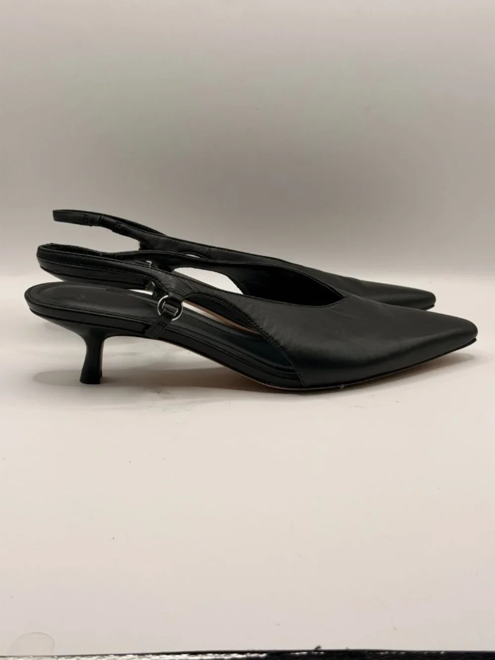 Vince Women Venice Black Leather Pointed Toe Kitten Slingback Heel Pump Sz 9.5 M